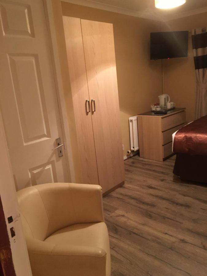 The Ynyscedwyn Arms Hotel سوانسي المظهر الخارجي الصورة